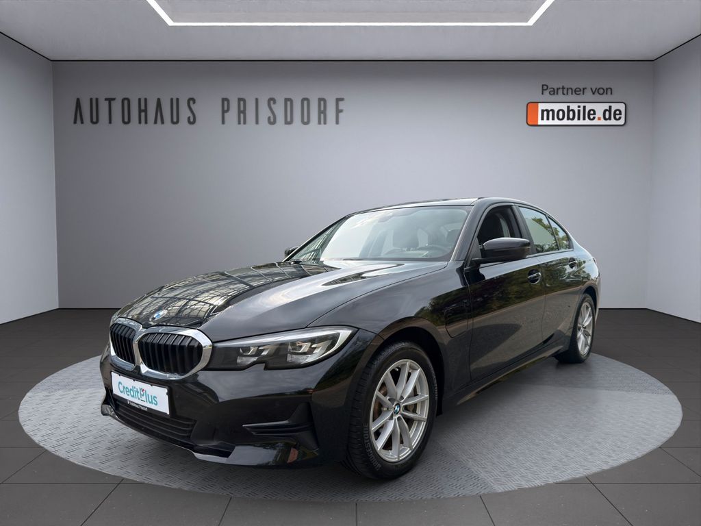 Bild des Angebotes BMW 330e Lim. Plug-in-Hybrid/LED/CarPlay/LiveCockpit