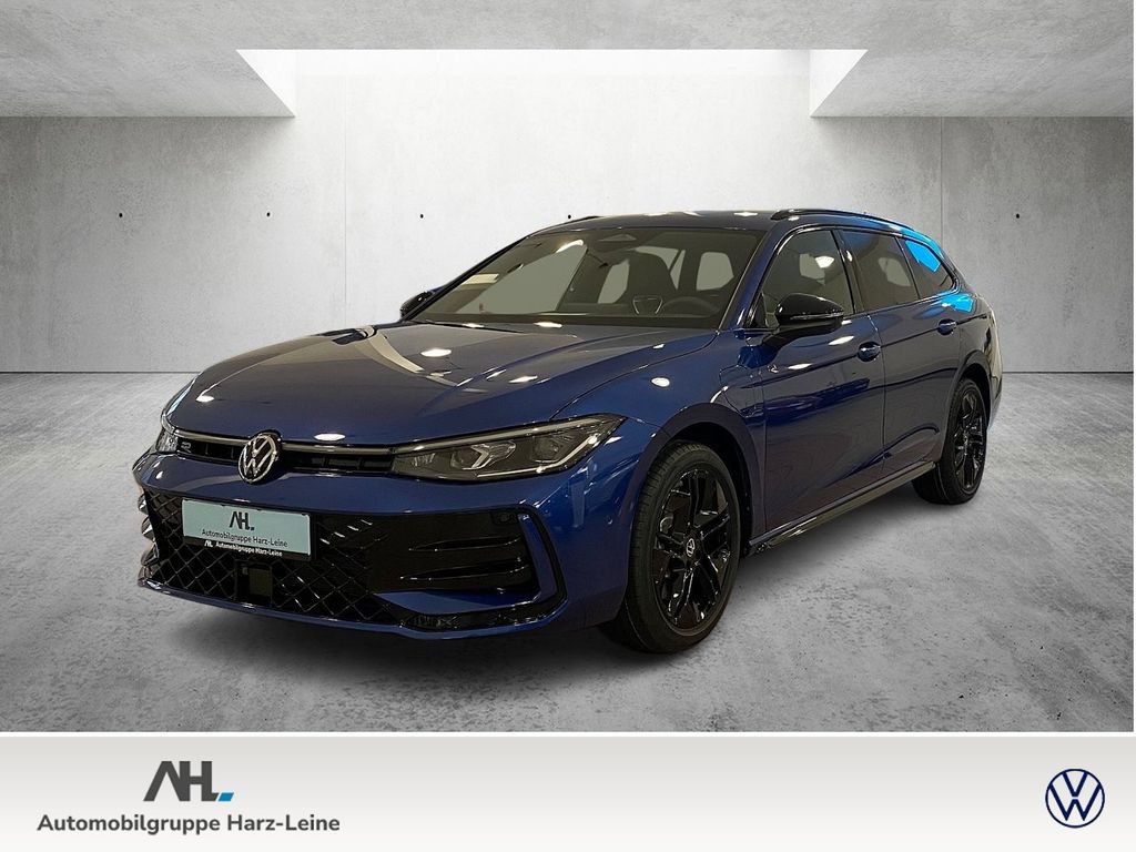 Bild des Angebotes Volkswagen Passat R-Line 1.5 eHybrid ACC AHK AUT KeyLess