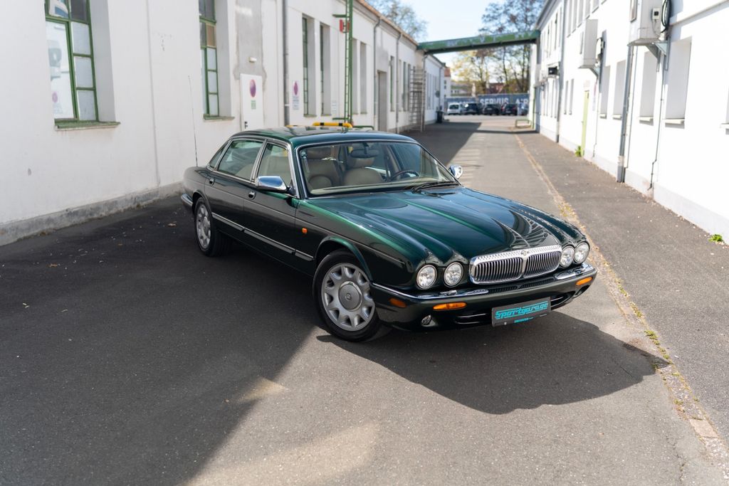 Bild des Angebotes Jaguar Daimler 4.0 Super V8 *LWB / Sherwood / MwSt.*