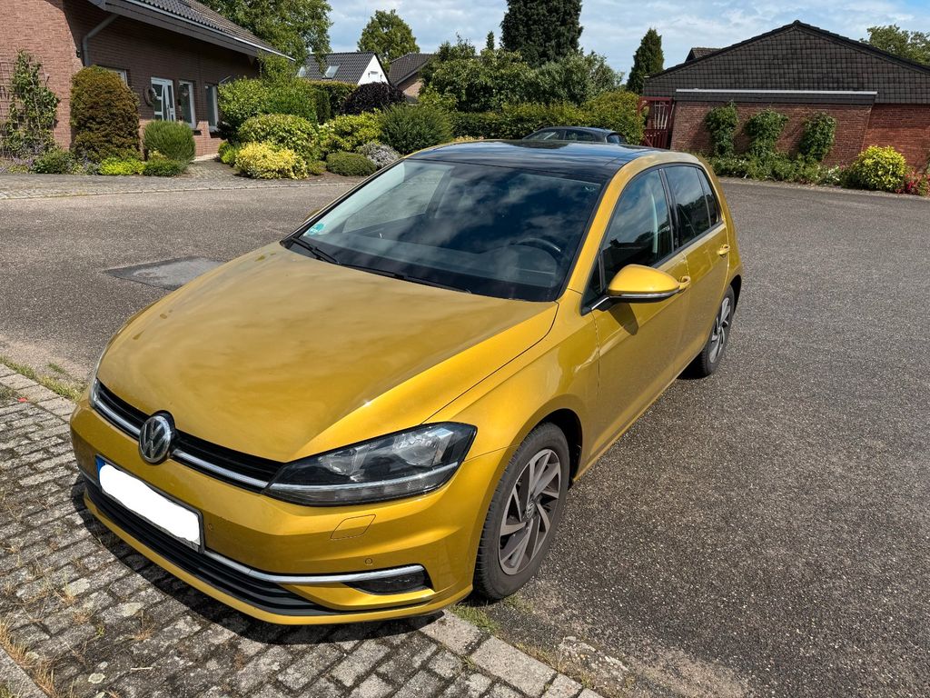 Bild des Angebotes Volkswagen Golf 1.0 TSI Sound