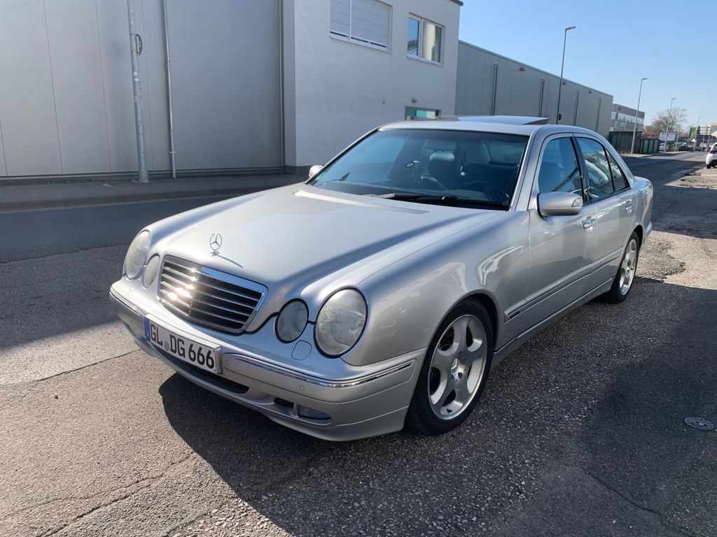 Bild des Angebotes Mercedes-Benz E 320 AVANTGARDE 1.Hand Leder Xenon Sitzheizung