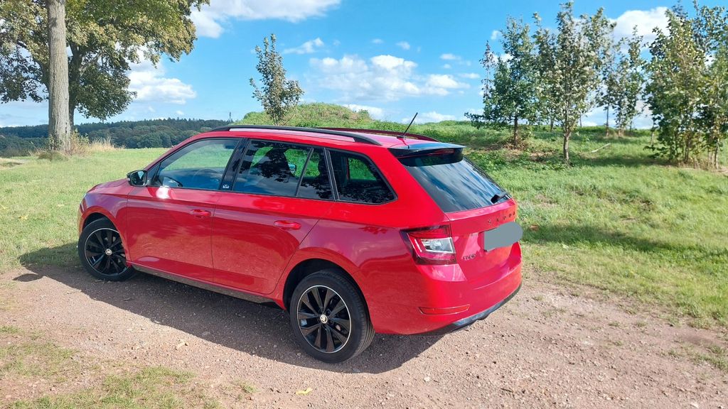Bild des Angebotes Skoda Fabia 1.0l TSI 70kW MONTE CARLO COMBI SHZ Kamera