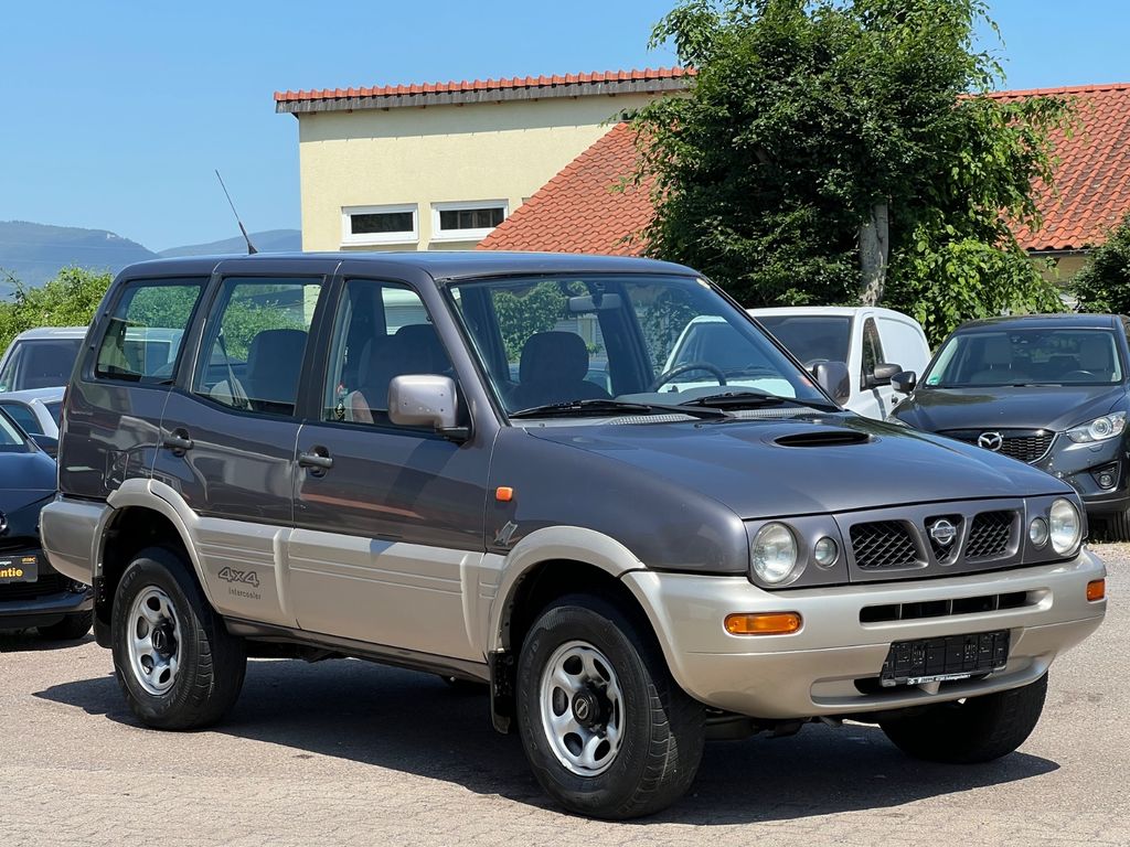 Nissan Terrano 2,7 TDi Profi*1HAND*ROSTFREI*KLIMA*AHK*
