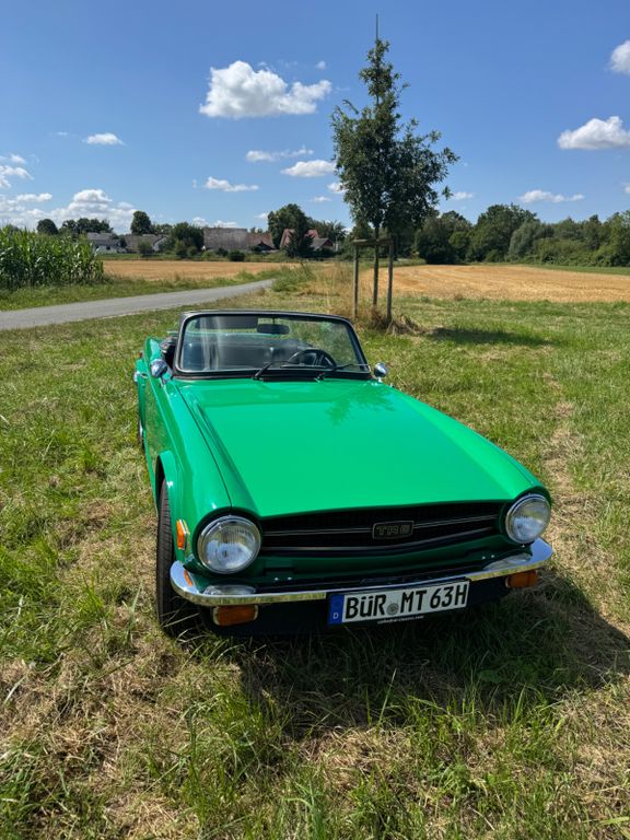 Bild des Angebotes Triumph TR6 Oltimer inkl. HARDTOP -Javagrün -Overdrive