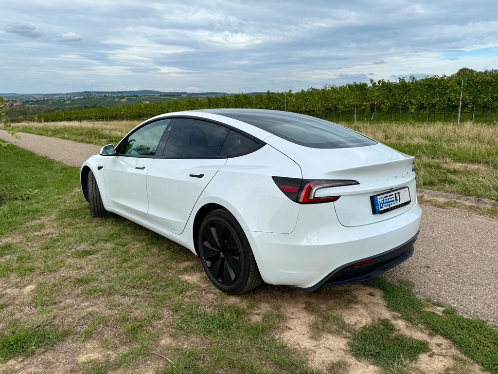 Bild des Angebotes Tesla Model 3 RWD (10/2023) weiß mit Garantie