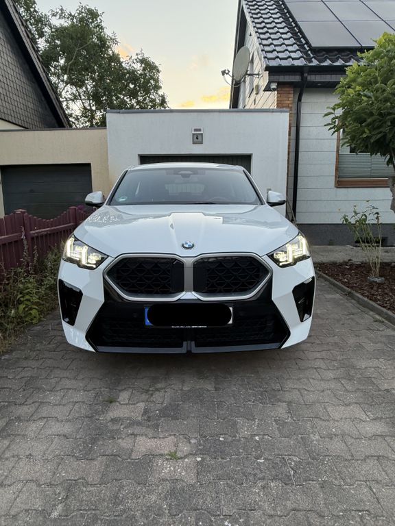 Bild des Angebotes BMW X2 sDrive20i M Sportpaket; Servicevertrag