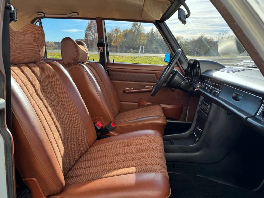 Bild des Angebotes Mercedes-Benz 220/8 220d (W115)