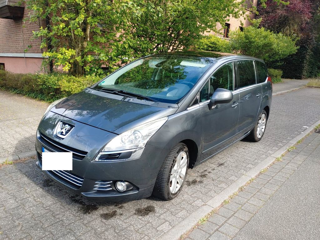 Bild des Angebotes Peugeot 5008 Platinum/Pano/Klima/Xenon/Stndhzg/PDC h/AHK