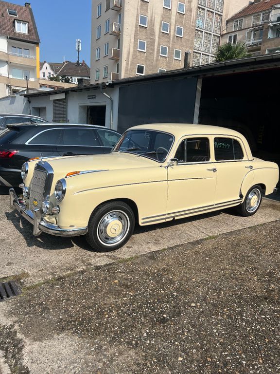 Bild des Angebotes Mercedes-Benz 220 SE