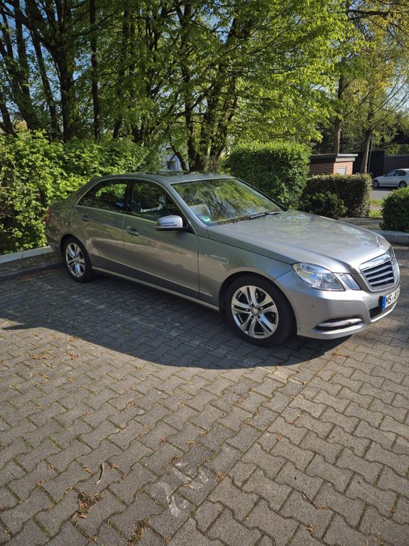 Bild des Angebotes Mercedes-Benz E 220 CDI Standard