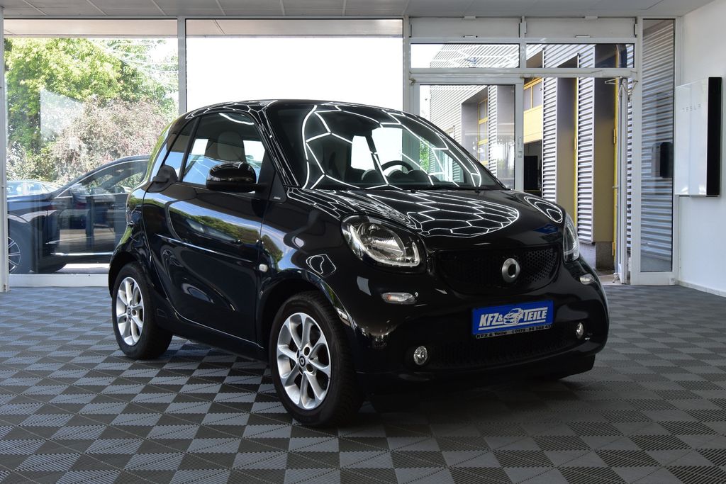 Bild des Angebotes Smart ForTwo coupe 52 kW Tempomat SHZ Panoramadach