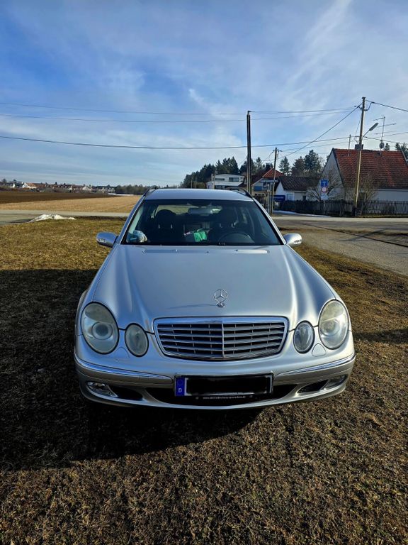 Bild des Angebotes Mercedes-Benz E 240 T ELEGANCE T-Modell