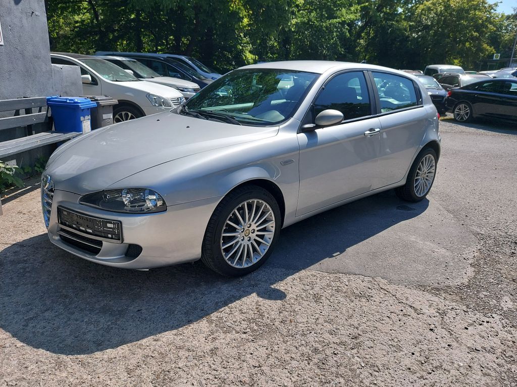 Alfa Romeo 147 1.6 TS 16V Moving Klima&AHK&Alu17z