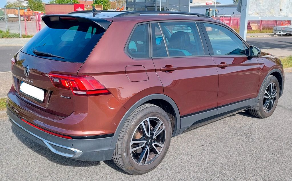 Bild des Angebotes Volkswagen Tiguan 2.0 TDI SCR 147kW DSG 4MOT URBAN SPOR...