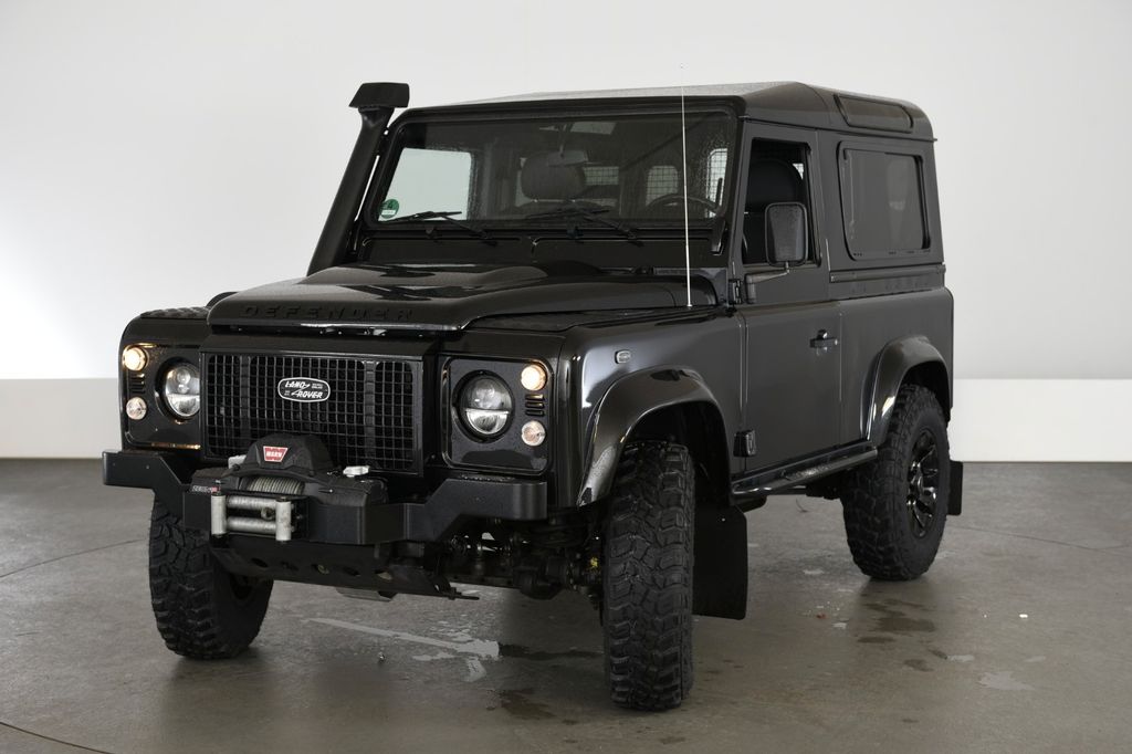 Bild des Angebotes Land Rover Defender 90 Black Design Paket
