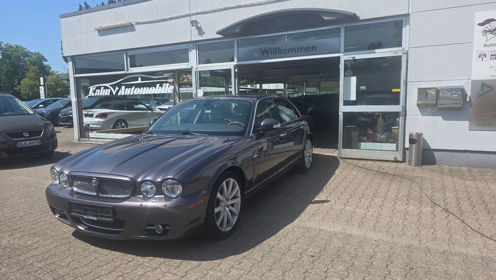Jaguar XJ 4.2 XJ8 Executive ** 1 HAND **