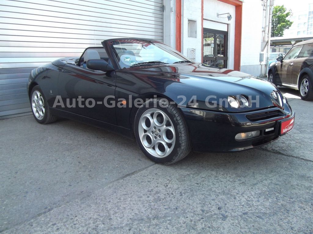 Bild des Angebotes Alfa Romeo Spider 2,0i pininfarina