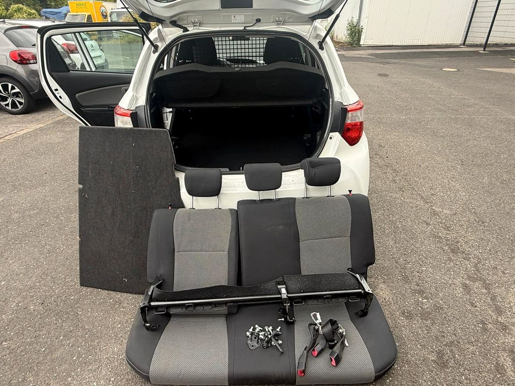 Bild des Angebotes Toyota Hybrid*1.5*Automat*Kamera*2 Sitze*VAN#9606388-P