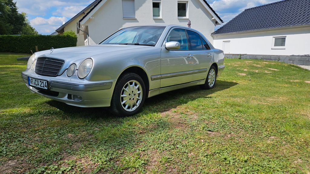 Bild des Angebotes Mercedes-Benz E 240  Elegance | 170 PS | Schaltgetriebe