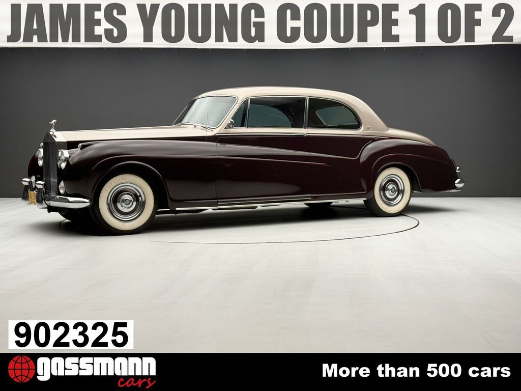Bild des Angebotes Rolls-Royce Phantom V Saloon Coupe, by James Young Matching