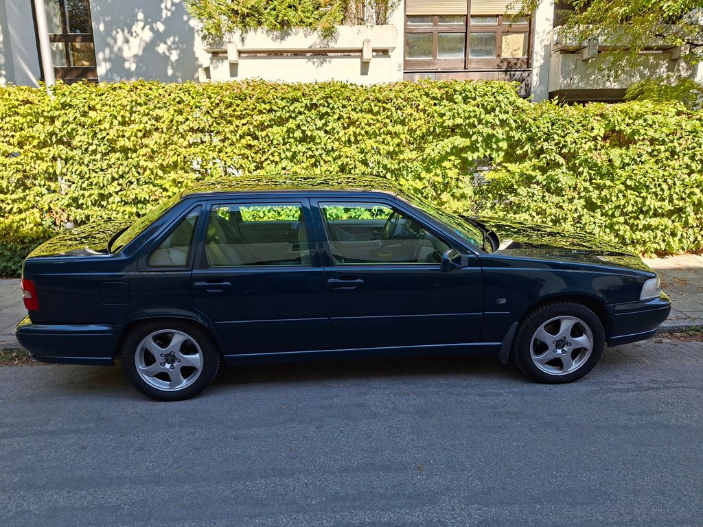 Bild des Angebotes Volvo Seltener 2.0 Liter 5-Zylinder Turbo mit 179PS