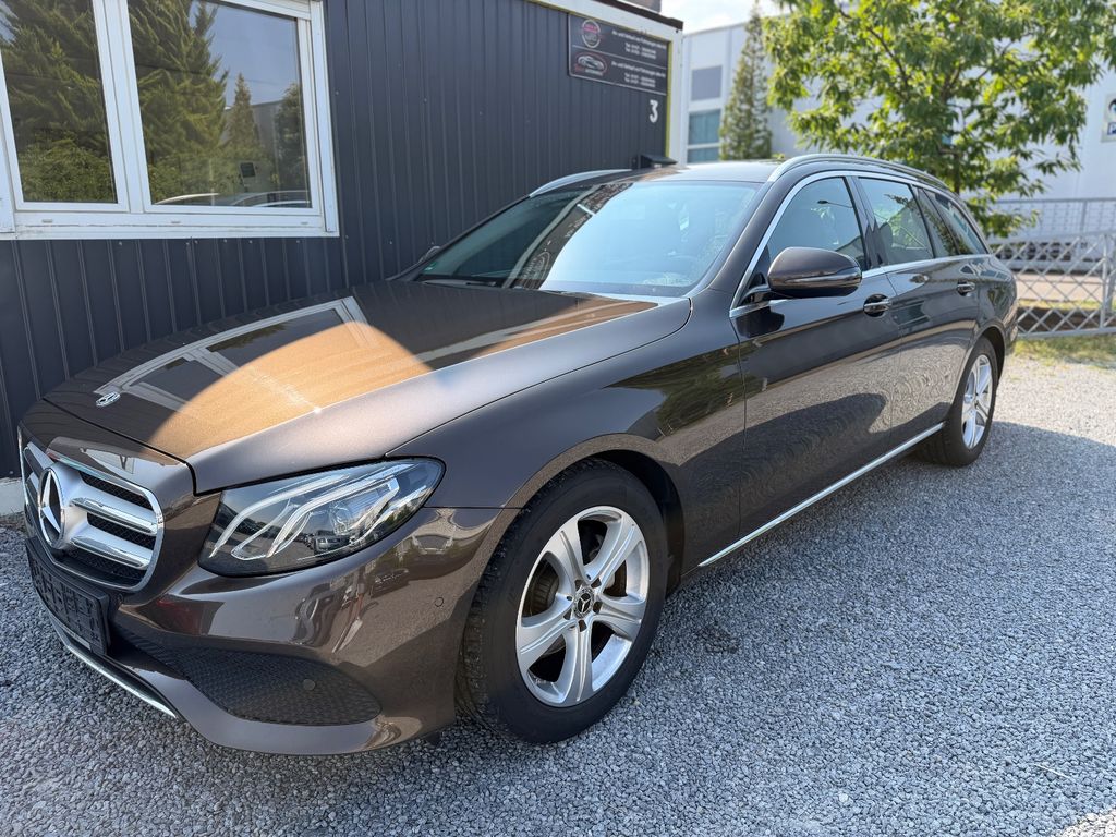 Bild des Angebotes Mercedes-Benz E 200d T AVANTGARDE/AUT/NAVI/KAMERA/SHZ