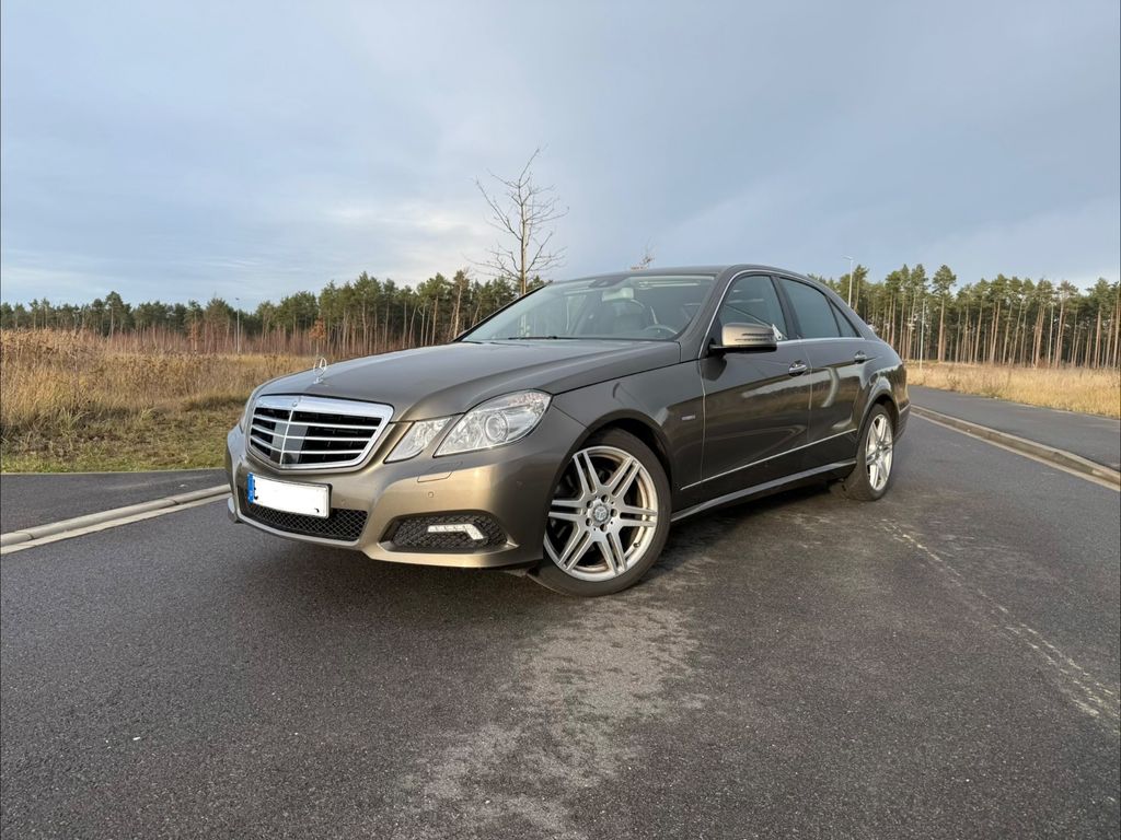 Bild des Angebotes Mercedes-Benz E 350 CGI AVANTGARDE Xenon Standheiz. ACC AMG