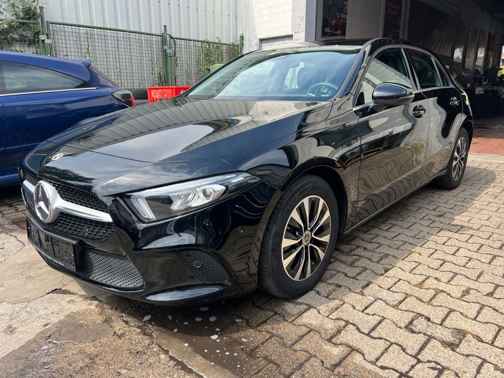 Bild des Angebotes Mercedes-Benz A 180d Teilleder Kamera LED