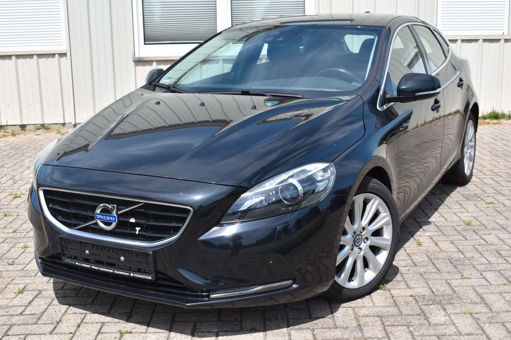 Bild des Angebotes Volvo V40 Momentum*TOT-WINKEL*SPUR*NAVI*2.HD*