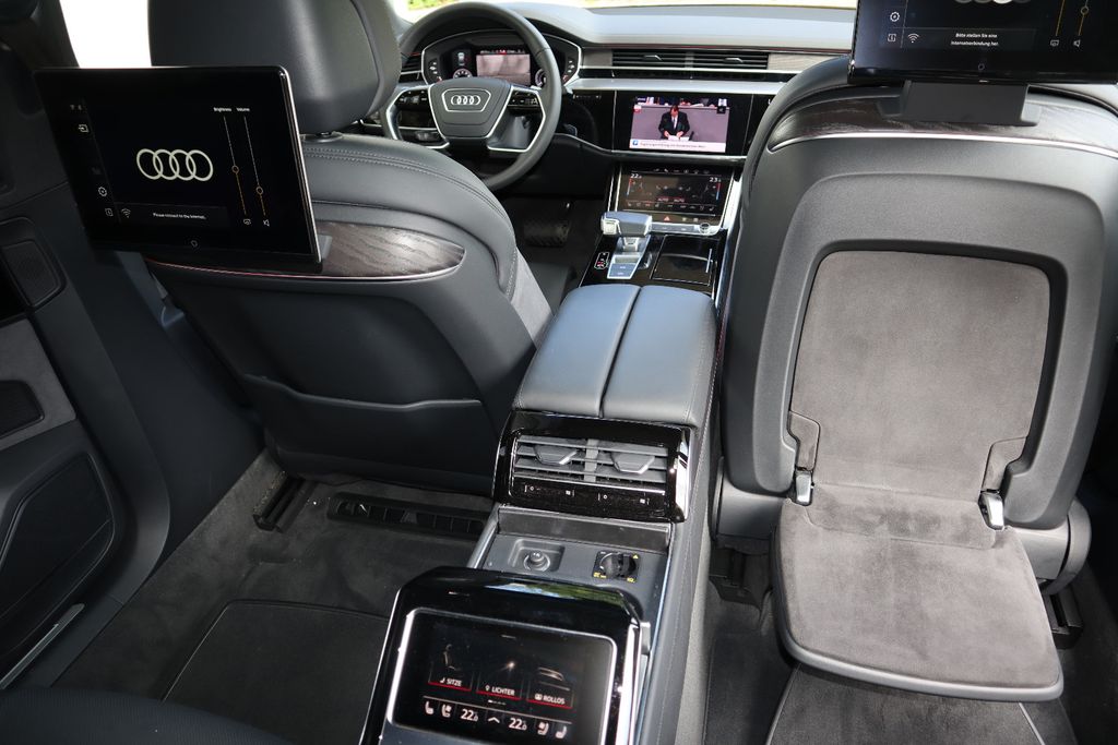Bild des Angebotes Audi A8L 60 TFSI e lang RUHESITZ/NACHT/3xTV/PANO/B&O