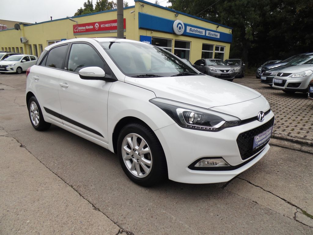 Bild des Angebotes Hyundai i20 Passion/PDC/Temp./Spurhalteassist.