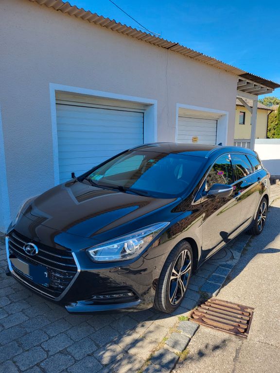 Bild des Angebotes Hyundai i40 1.7 CRDi 104kW blue Premium DCT Premium