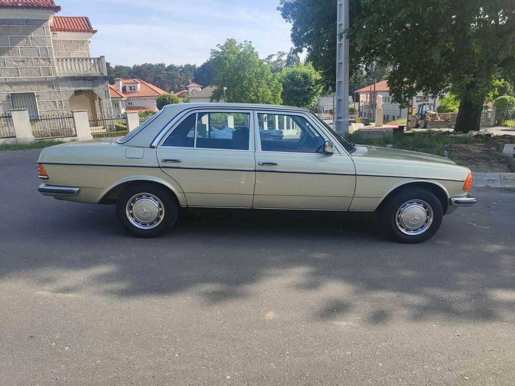 Bild des Angebotes Mercedes-Benz W123 280 E, Klima, 5-Gang, top Zustand, original