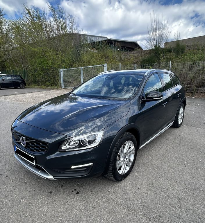 Bild des Angebotes Volvo V60 Cross Country D3 Geartronic - Top Zustand -