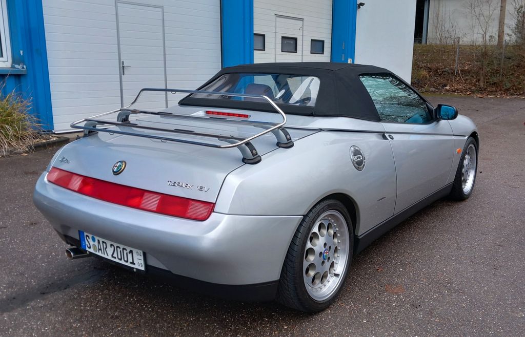 Bild des Angebotes Alfa Romeo Spider 2.0 16V mit Milano Felgen Erstbesitz