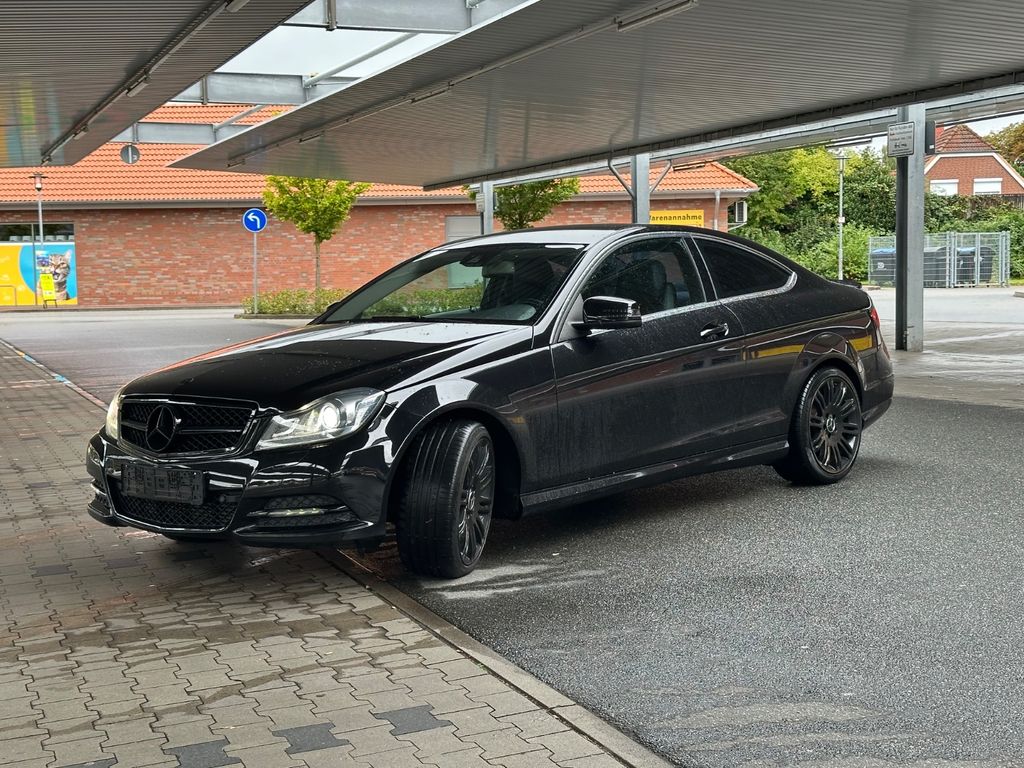 Bild des Angebotes Mercedes-Benz 220