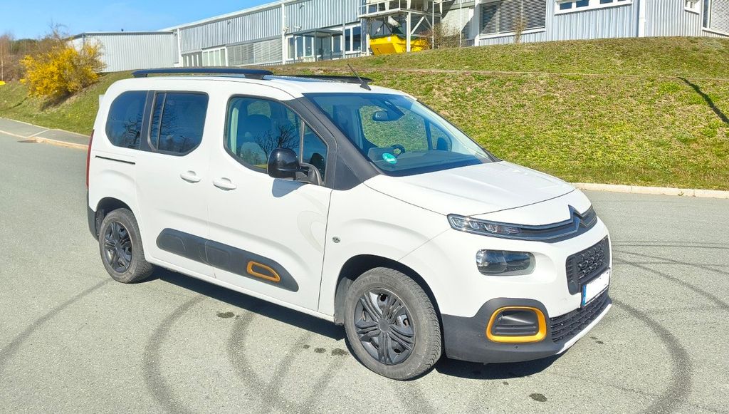 Bild des Angebotes Citroën Berlingo BlueHDi 100 S&S RIP CURL M RIP CURL