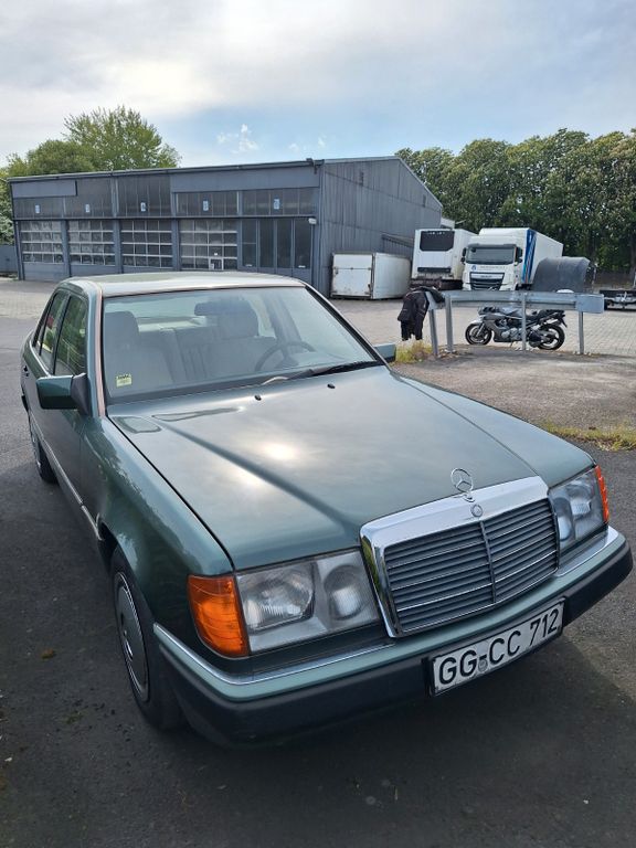 Bild des Angebotes Mercedes-Benz E 230