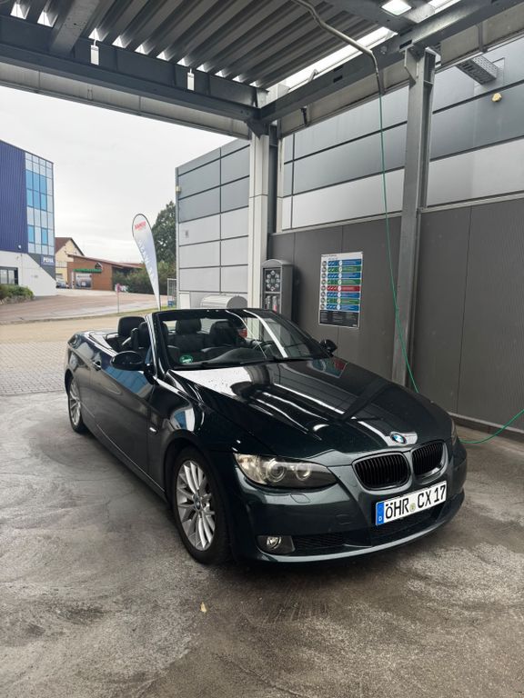 Bild des Angebotes BMW 320i Cabrio -