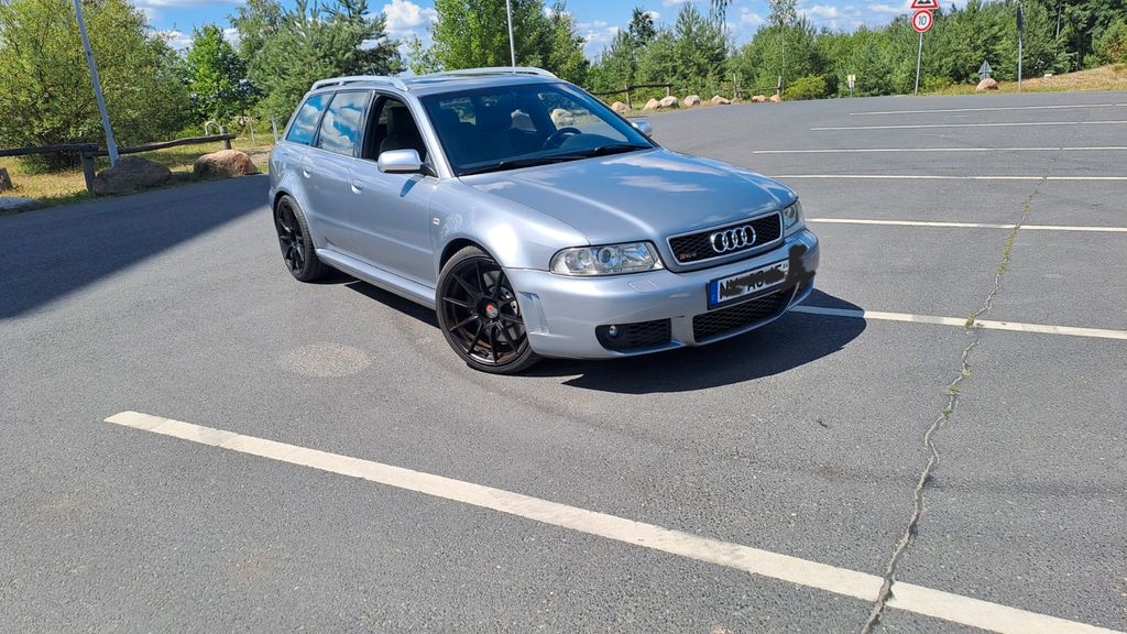 Audi RS4 B5