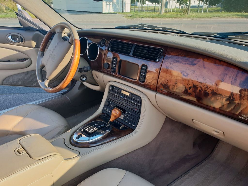 Jaguar XK8 Cabriolet -