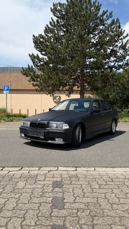 BMW 325i E36