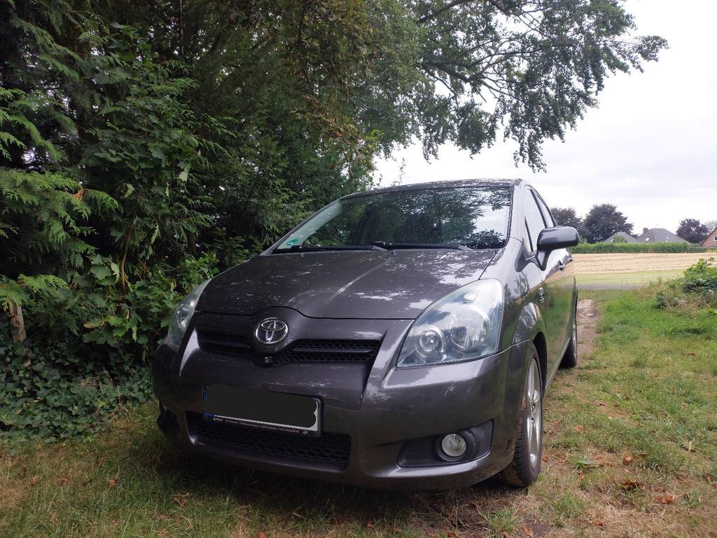 Toyota Corolla Verso 2.2 D4d   Bitte beschreibung Lesen