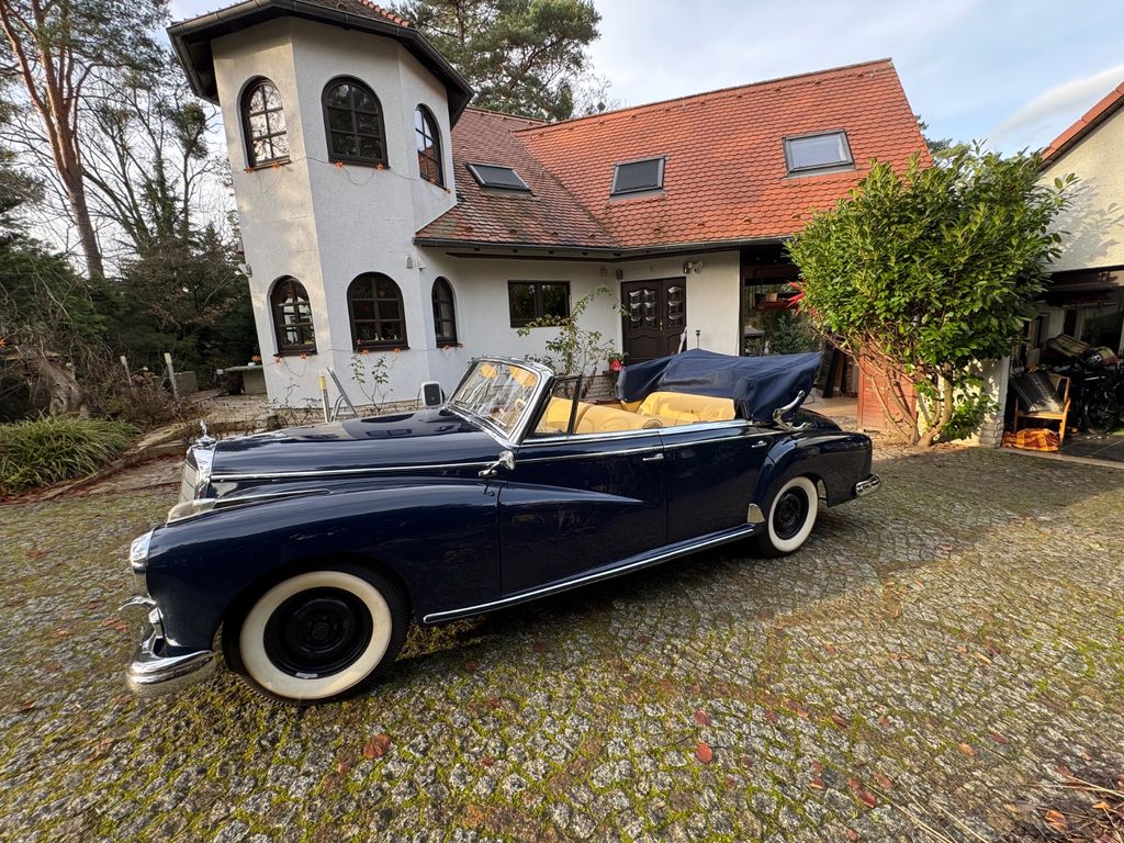 Mercedes-Benz 300d Adenauer Cabrio