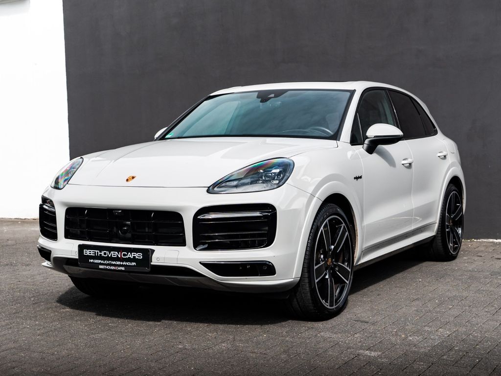 Bild des Angebotes Porsche Cayenne E-Hybrid Kreide Sport Design Chrono VOLL
