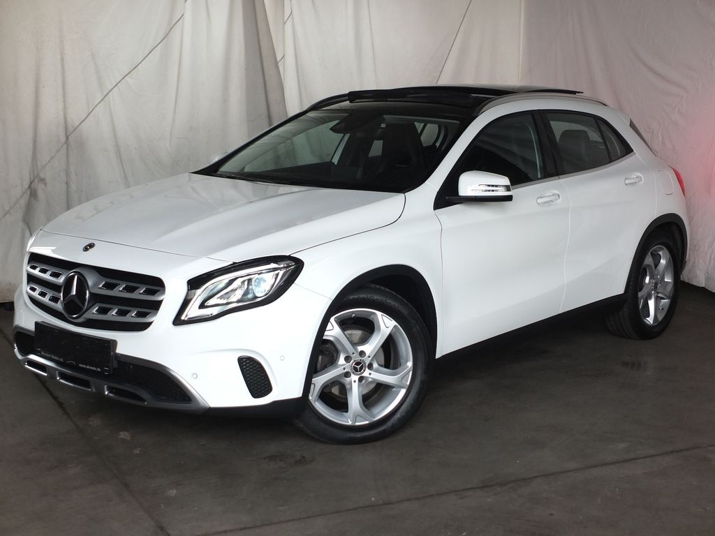 Bild des Angebotes Mercedes-Benz GLA 180 PANORAMADACH LED NAVI AHK 18 Zoll LMF PT