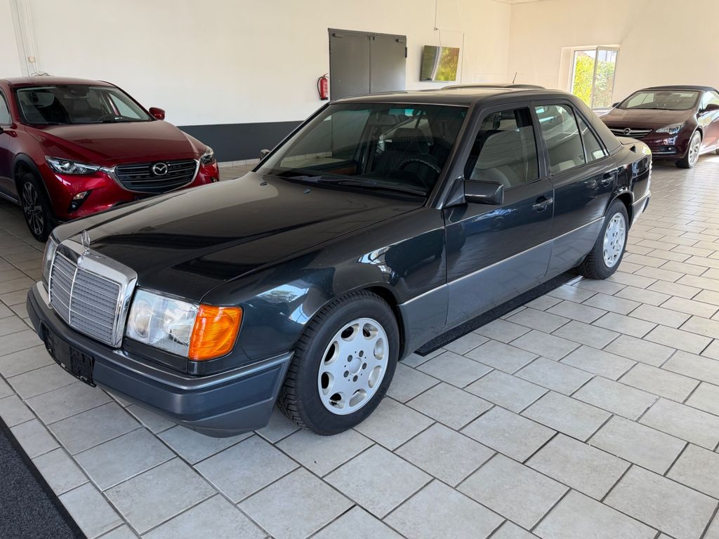 Bild des Angebotes Mercedes-Benz 230E 124 - Limousine
