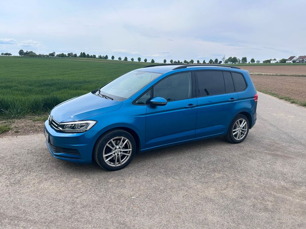 Bild des Angebotes Volkswagen VW Touran 1.6 TDI sehr gepflegt 7 Sitze, TÜV
