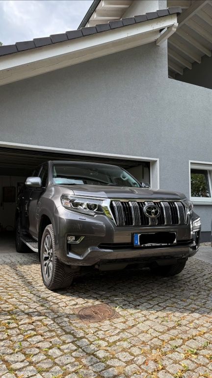 Bild des Angebotes Toyota Land Cruiser 2.8D-4D Executive 13 Jahre Garantie