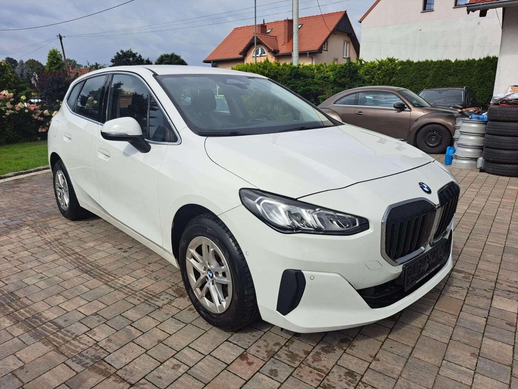 Bild des Angebotes BMW 220 220 i Hybrid Active Tourer